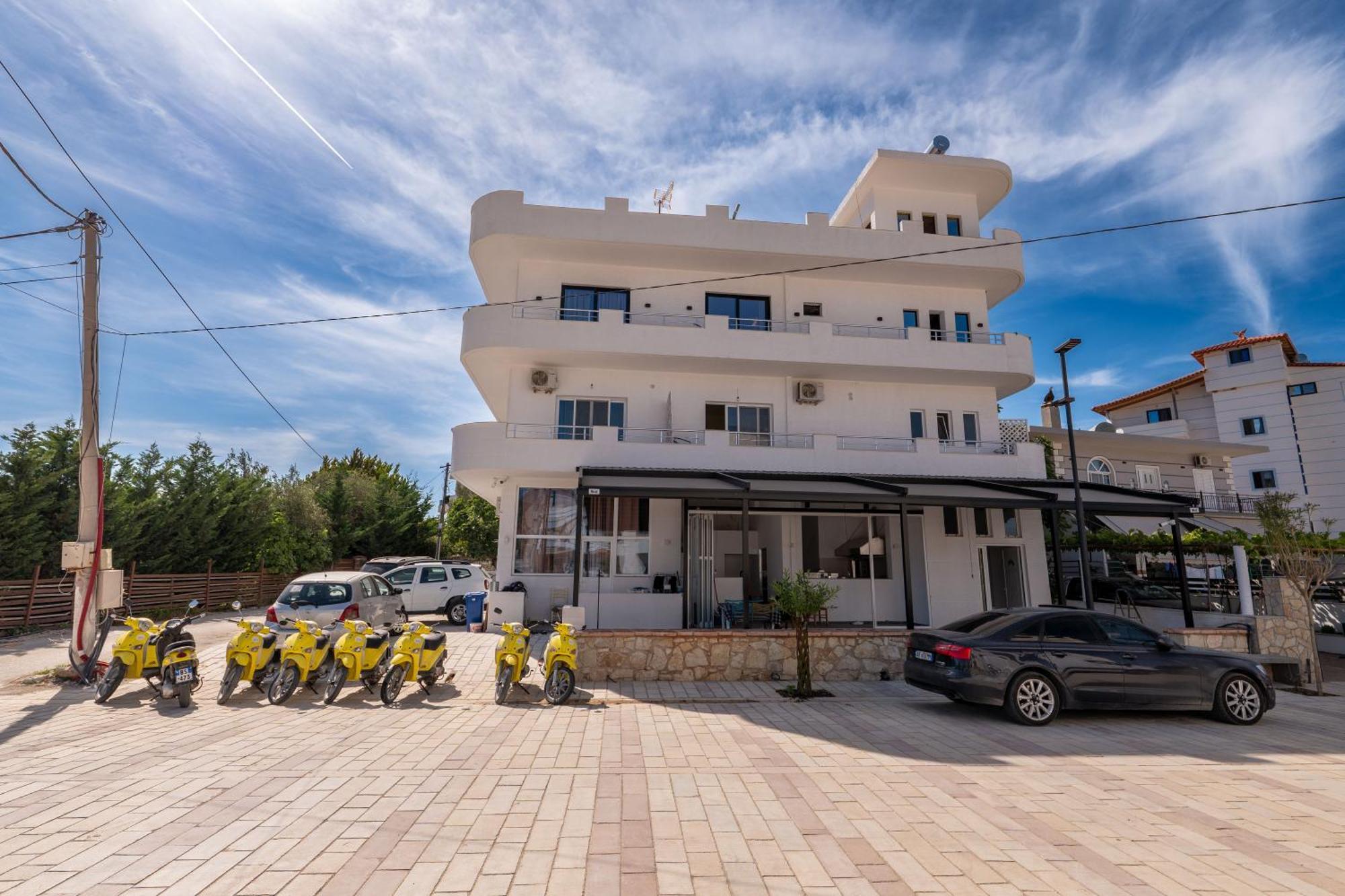 Rest Hour Hotel Ксаміл Екстер'єр фото